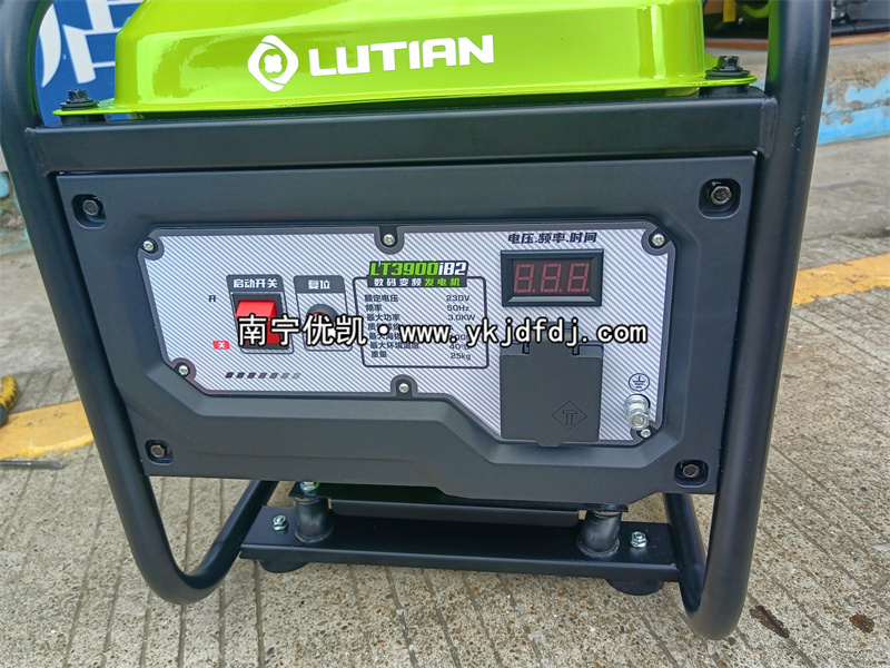 2024年6月28日，客戶到店自提一臺(tái)3KW汽油變頻發(fā)電機(jī)