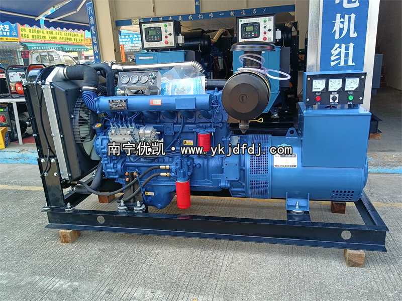 2024年12月30日，河池項目100kw柴油發(fā)電機組裝車發(fā)貨